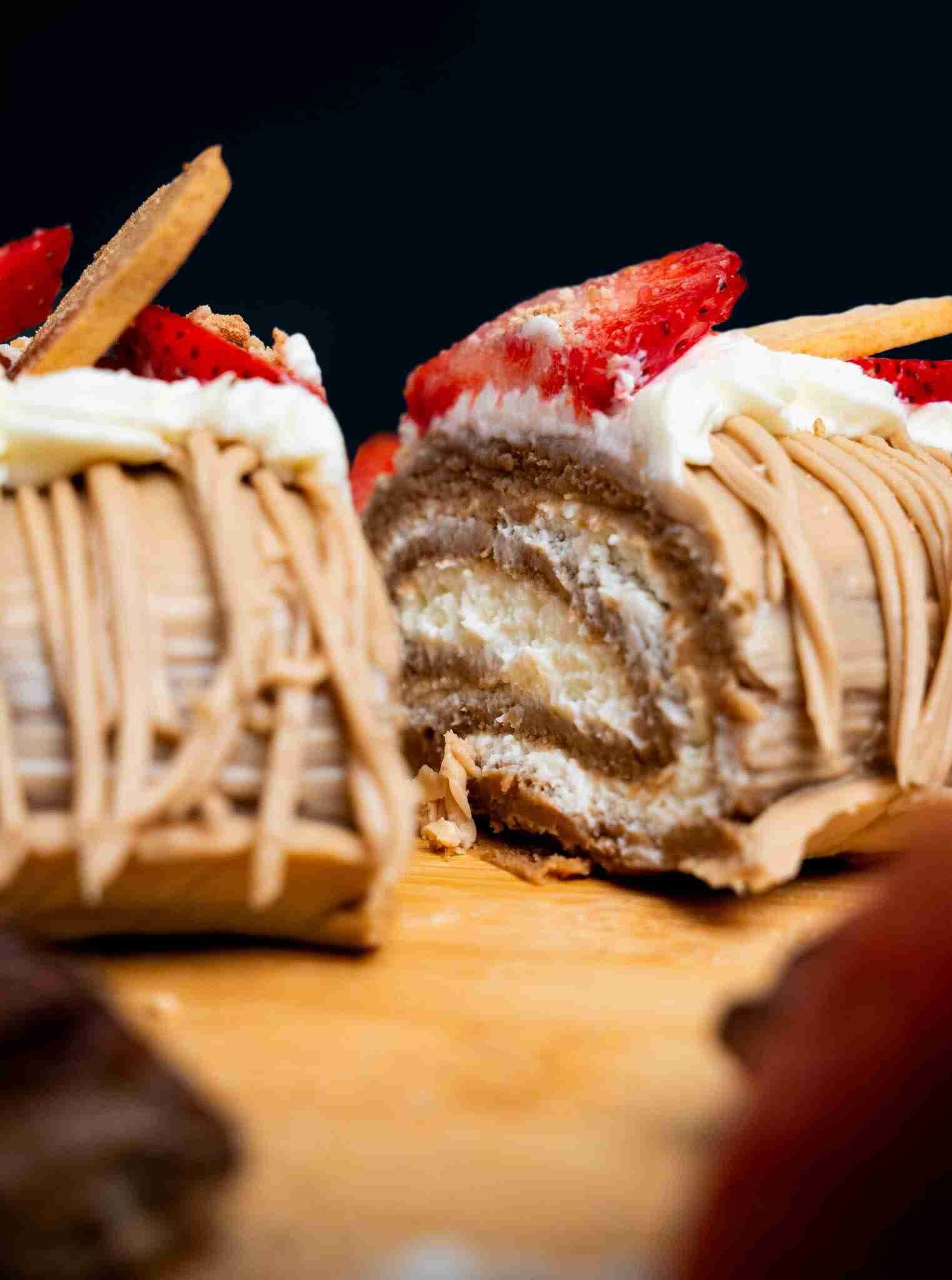 Hazelnut Amoré Roll