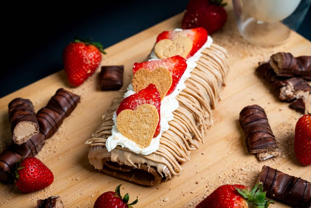 Hazelnut Amoré Roll